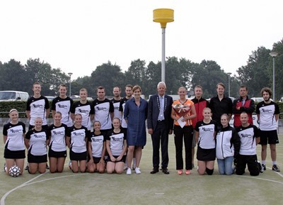 Gemeente en korfbalvereniging OWK trots op Oostwoldse Wereldkampioen: Tessa Lap