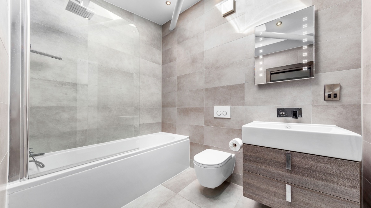 Anti-vocht tips: 6 simpele oplossingen voor uw badkamer zonder mechanische ventilatie