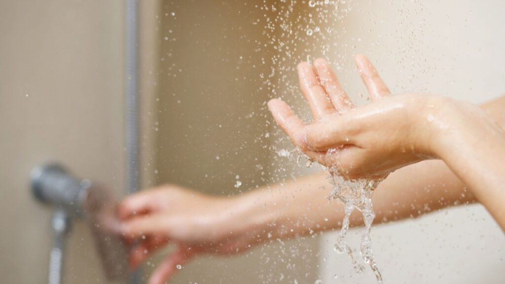 Deze vaak vergeten plek in je wasroutine zit vol met bacteriën