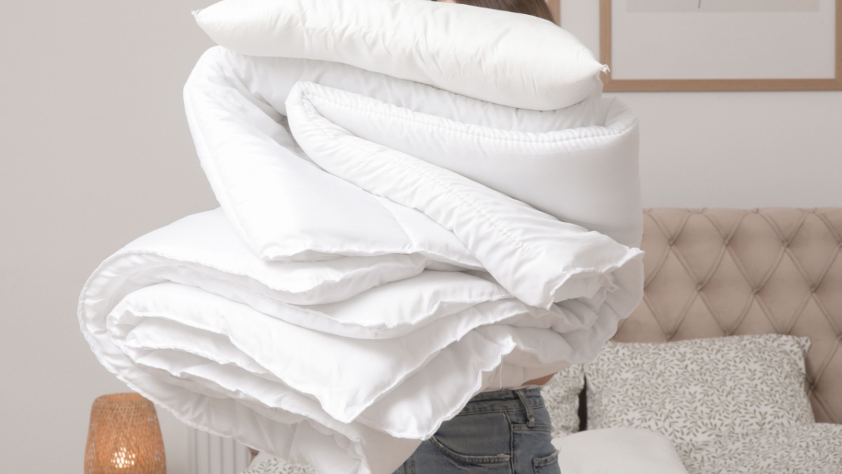 Hoe uw dekbed effectief te reinigen zonder een wasmachine te gebruiken